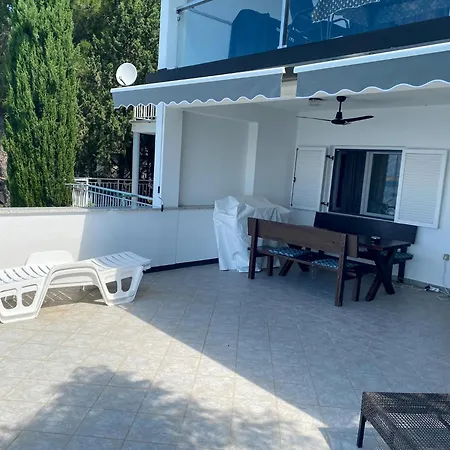 Luka Apartman