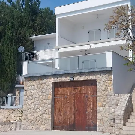 Luka Apartman