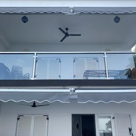 Luka Apartment *