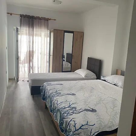 Luka Apartment *